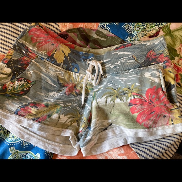 LUCKY BRAND Women's Tropical Hawaiian Shorts - Picture 2 of 5
